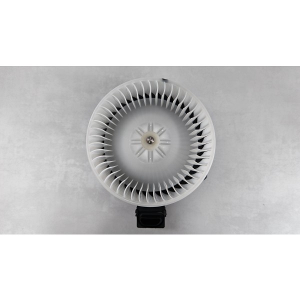 Вентилятор отопителя 87103-42090