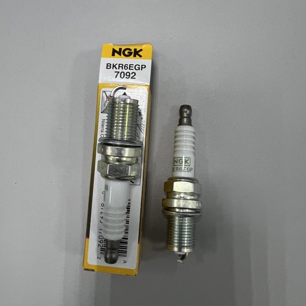 Свеча зажигания NGK BKR6EGP  1шт
